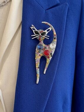 Sparkling Crystal Cat Brooch | Multi-Color Rhinestone Kitty Jewelry